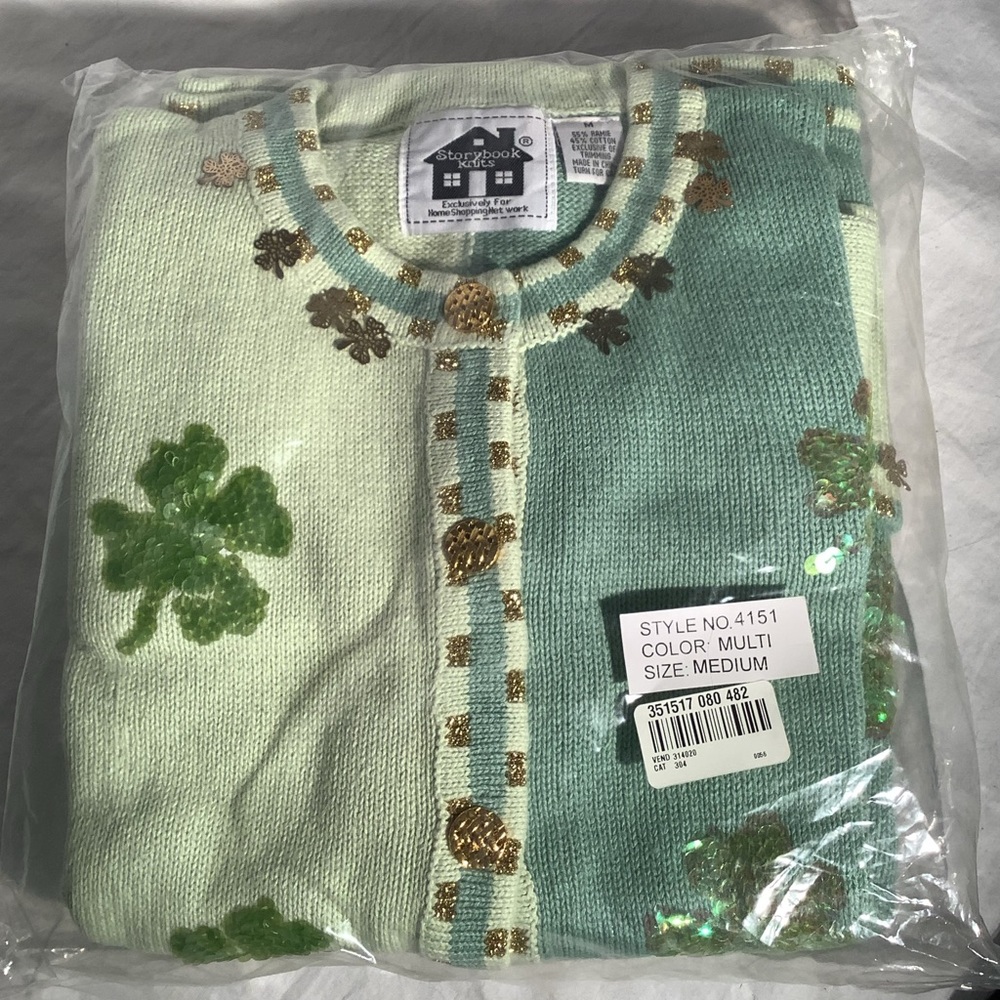 Storybook knit Dangling Luck